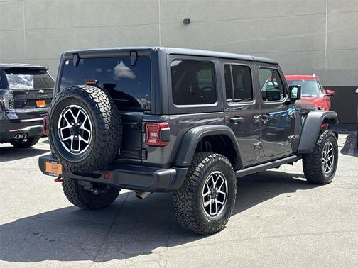 Granite Crystal Metallic Clearcoat 2025 Jeep Wrangler Rubicon