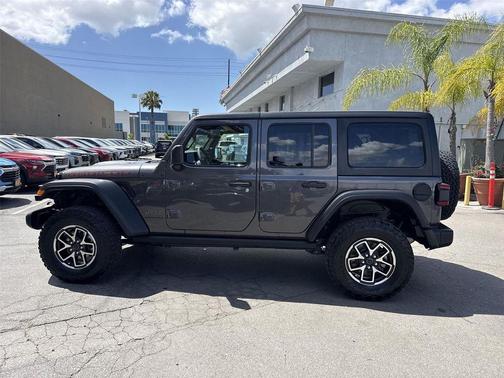Granite Crystal Metallic Clearcoat 2025 Jeep Wrangler Rubicon