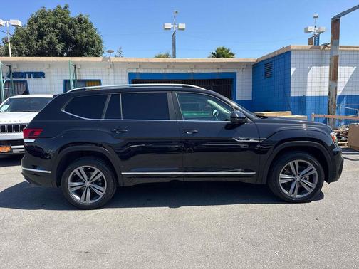 Deep Black 2019 Volkswagen Atlas 3.6L SE w/Technology