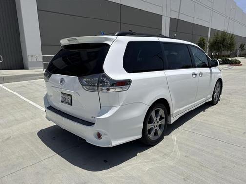 2015 Toyota Sienna SE