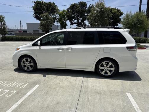 2015 Toyota Sienna SE