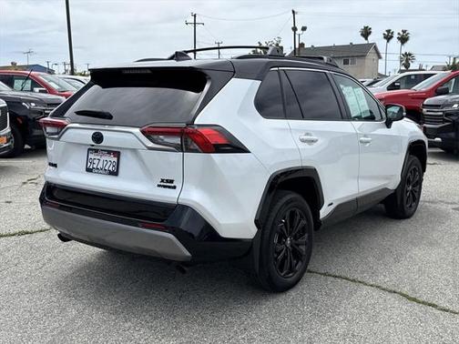 2023 Toyota RAV4 Hybrid SE