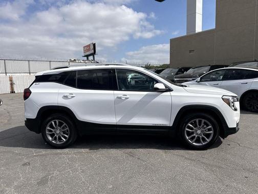 2024 GMC Terrain SLT