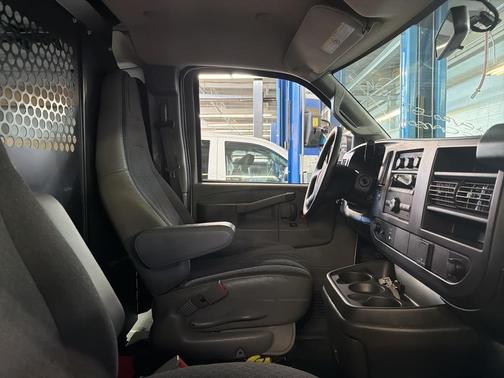 2024 Chevrolet Express 2500 RWD 2500 Regular Wheelbase WT