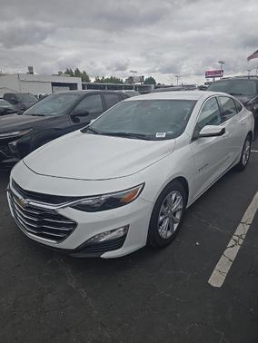 Summit White 2025 Chevrolet Malibu FWD 1LT