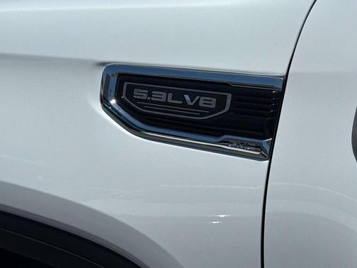 Summit White 2025 GMC Sierra 1500 SLT