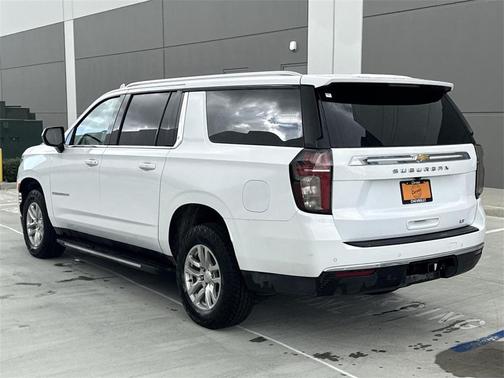 2024 Chevrolet Suburban LT