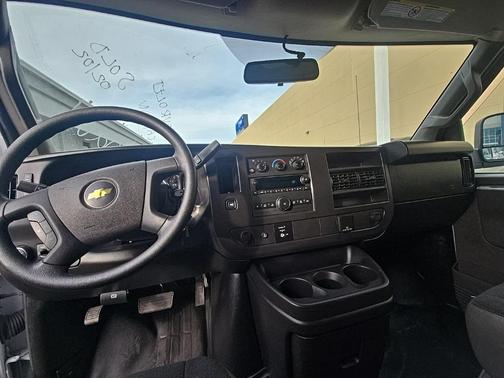 2024 Chevrolet Express 2500 RWD 2500 Regular Wheelbase WT