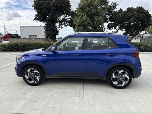 2023 Hyundai VENUE SEL