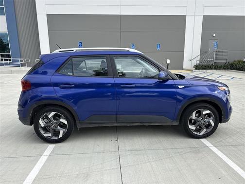 2023 Hyundai VENUE SEL