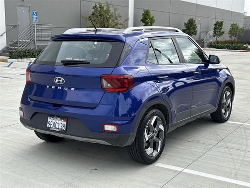 2023 Hyundai VENUE SEL