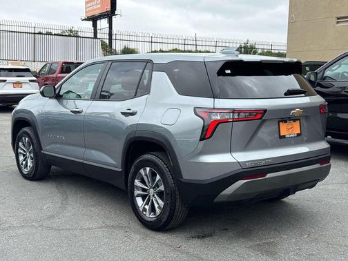 Sterling Gray Metallic 2025 Chevrolet Equinox 1LT