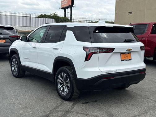 Summit White 2025 Chevrolet Equinox 1LT
