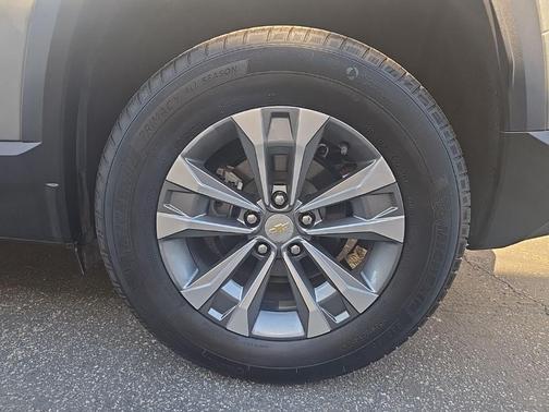 Sterling Gray Metallic 2025 Chevrolet Equinox 1LT