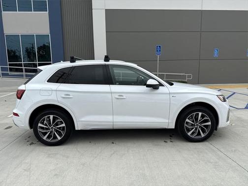 2024 Audi Q5 45 S line Premium Plus