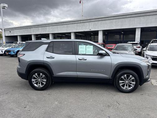 Sterling Gray Metallic 2025 Chevrolet Equinox 1LT