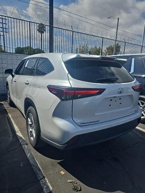 2024 Toyota Highlander LE