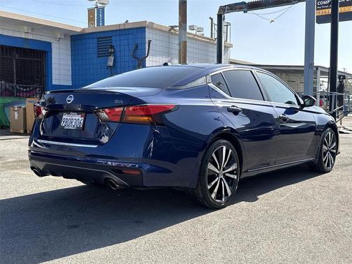 Deep Blue Pearl 2022 Nissan Altima SR FWD