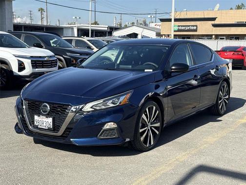 Deep Blue Pearl 2022 Nissan Altima SR FWD