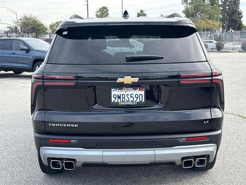2024 Chevrolet Traverse LT