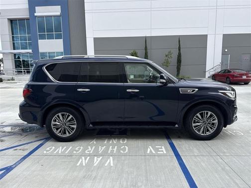 2021 INFINITI QX80 Luxe