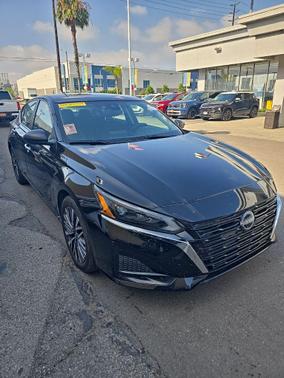 Super Black 2025 Nissan Altima 2.5 SV