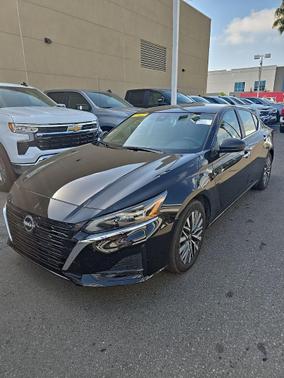Super Black 2025 Nissan Altima 2.5 SV