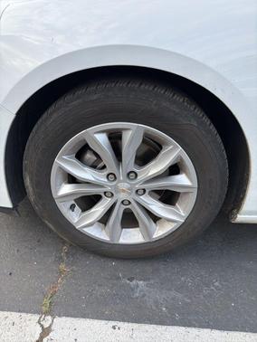 Summit White 2025 Chevrolet Malibu FWD 1LT