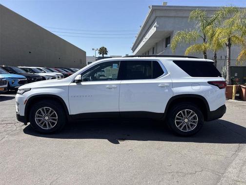 Summit White 2023 Chevrolet Traverse LT Cloth