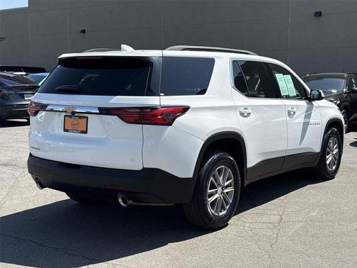 Summit White 2023 Chevrolet Traverse LT Cloth