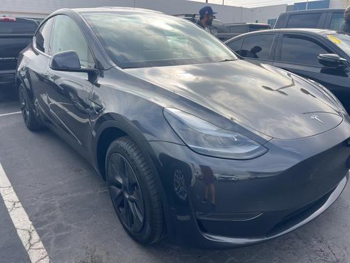 2024 Tesla Model Y Standard Range