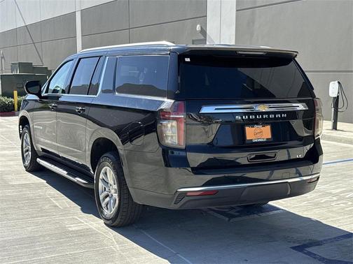 2024 Chevrolet Suburban LT