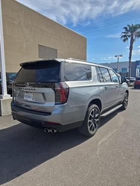 2025 Chevrolet Suburban RST