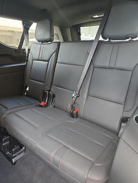 2025 Chevrolet Suburban RST