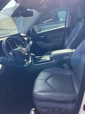 2020 Toyota Highlander Hybrid XLE