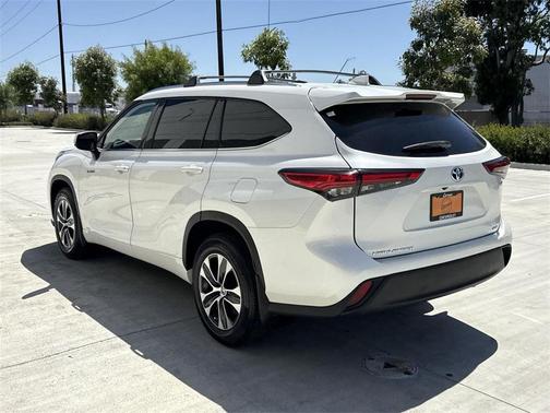 2020 Toyota Highlander Hybrid XLE