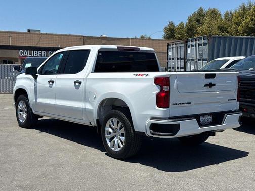 Summit White 2024 Chevrolet Silverado 1500 Custom