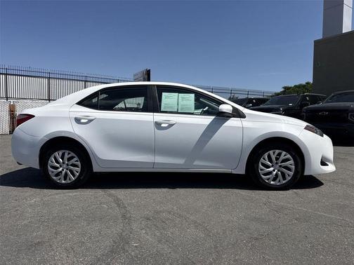 Super White 2018 Toyota Corolla LE