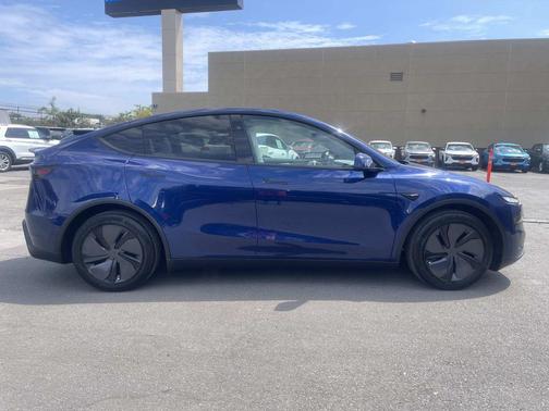 2026 Tesla Model Y Premium