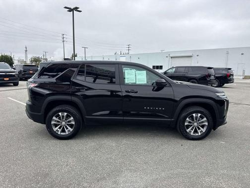 Mosaic Black Metallic 2025 Chevrolet Equinox 1LT