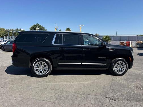 Onyx Black 2025 GMC Yukon XL Denali