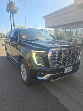 Onyx Black 2025 GMC Yukon XL Denali