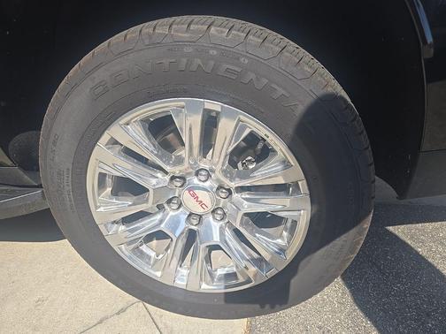 Onyx Black 2025 GMC Yukon XL Denali