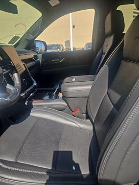 Onyx Black 2025 GMC Yukon XL Denali