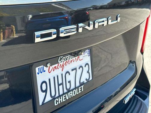 Onyx Black 2025 GMC Yukon XL Denali