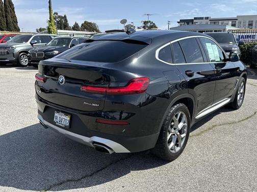 2024 BMW X4 xDrive30i
