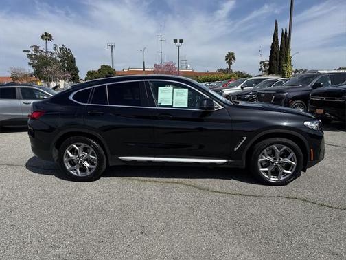 2024 BMW X4 xDrive30i
