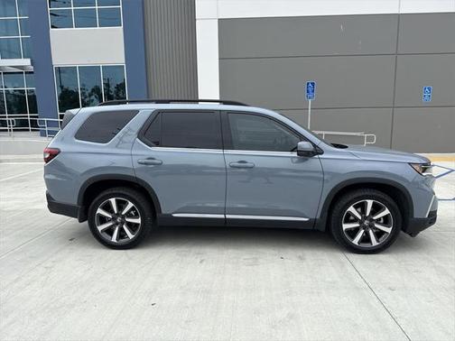 2024 Honda Pilot Touring 8-Passenger
