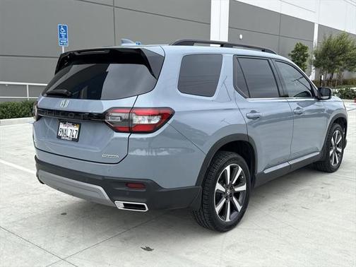 2024 Honda Pilot Touring 8-Passenger