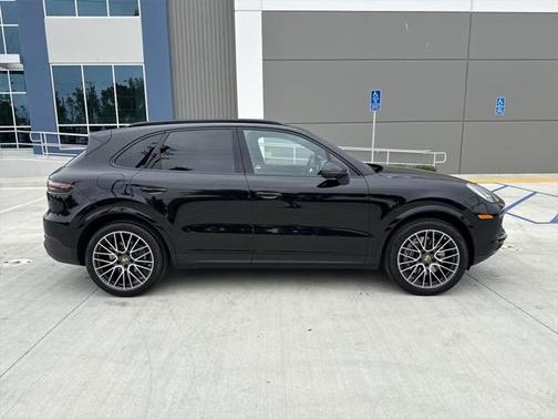 2021 Porsche Cayenne Base